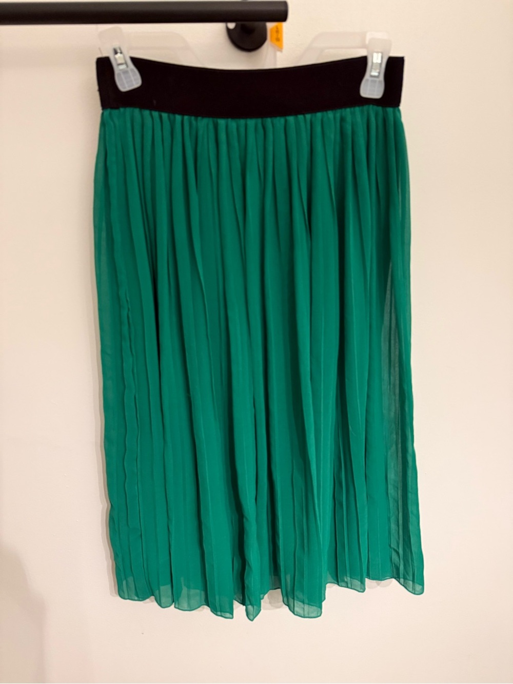 Forever 21 Emerald Green Pleated Midi Skirt with Black Waistband
